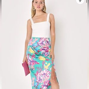 Lulu’s midi skirt. Size small. Perfect condition.